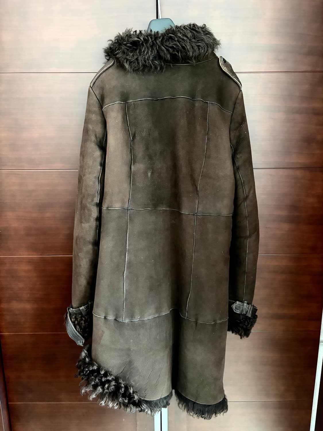 띠어리 10FW 퍼 시어링 무스탕 코트 상품이미지2