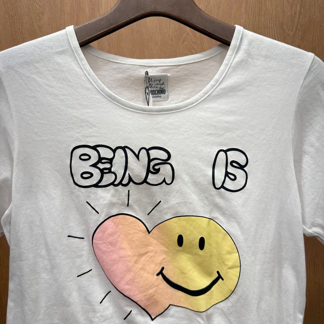 모스키노 반팔 티셔츠 하트 스마일 그래픽 디테일 레귤러핏 화이트 상품이미지4