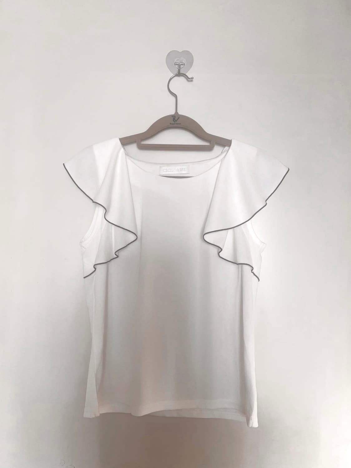 Cecil Mcbee 세실맥비 화이트 프릴 블라우스 (착샷o) 상품이미지3