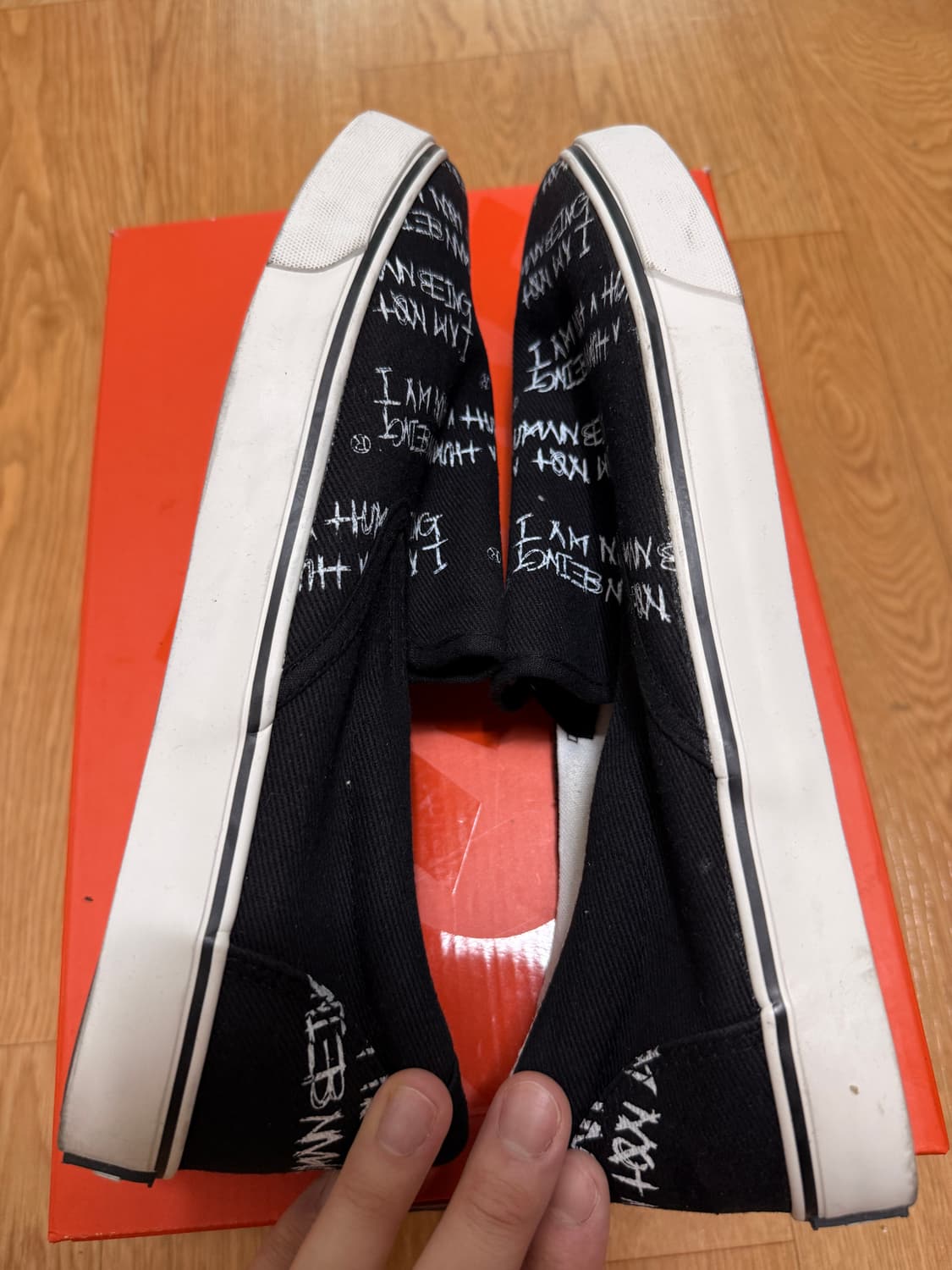 슈펜 아임낫어휴먼비잉 신발 상품이미지4