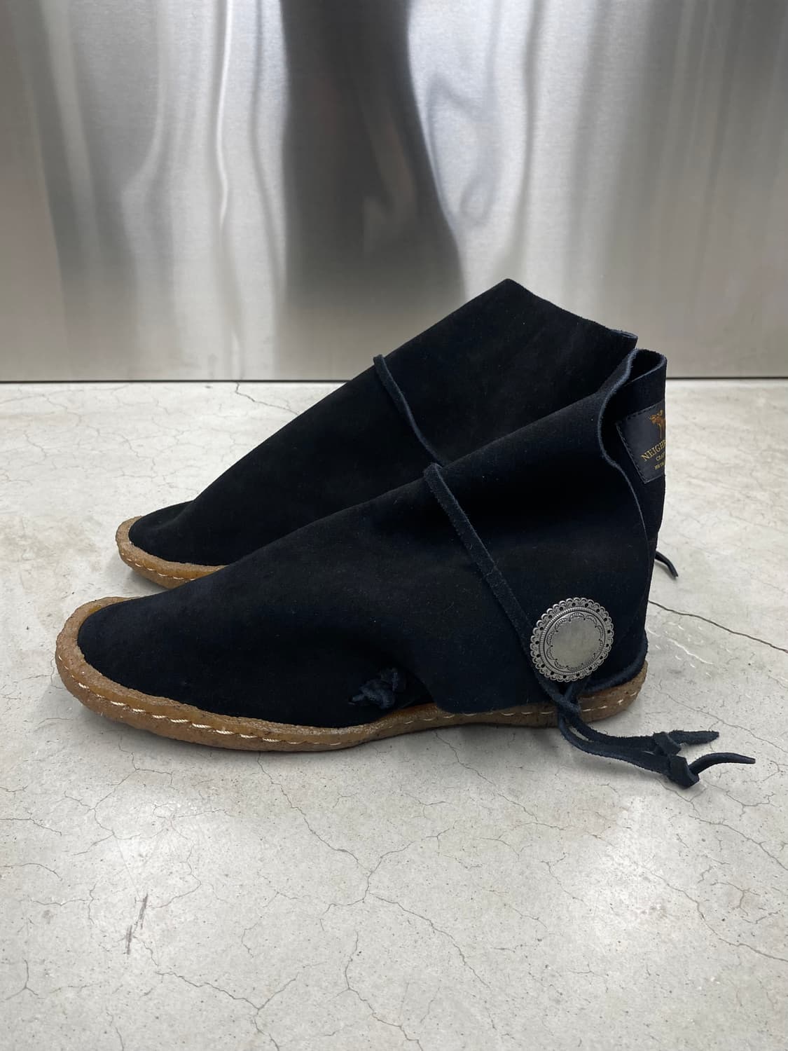 네이버후드 카우하이드 콘초 모크 부츠 상품이미지2