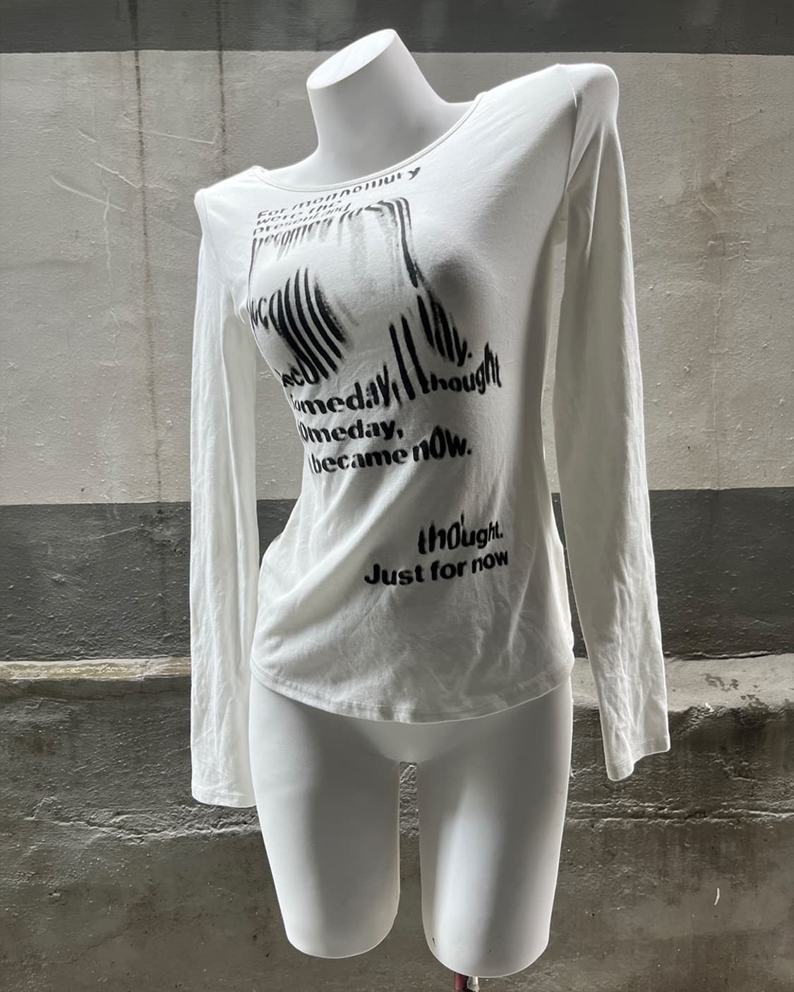 00‘s Lettering Dusty Graphic Long Sleeve 상품이미지4