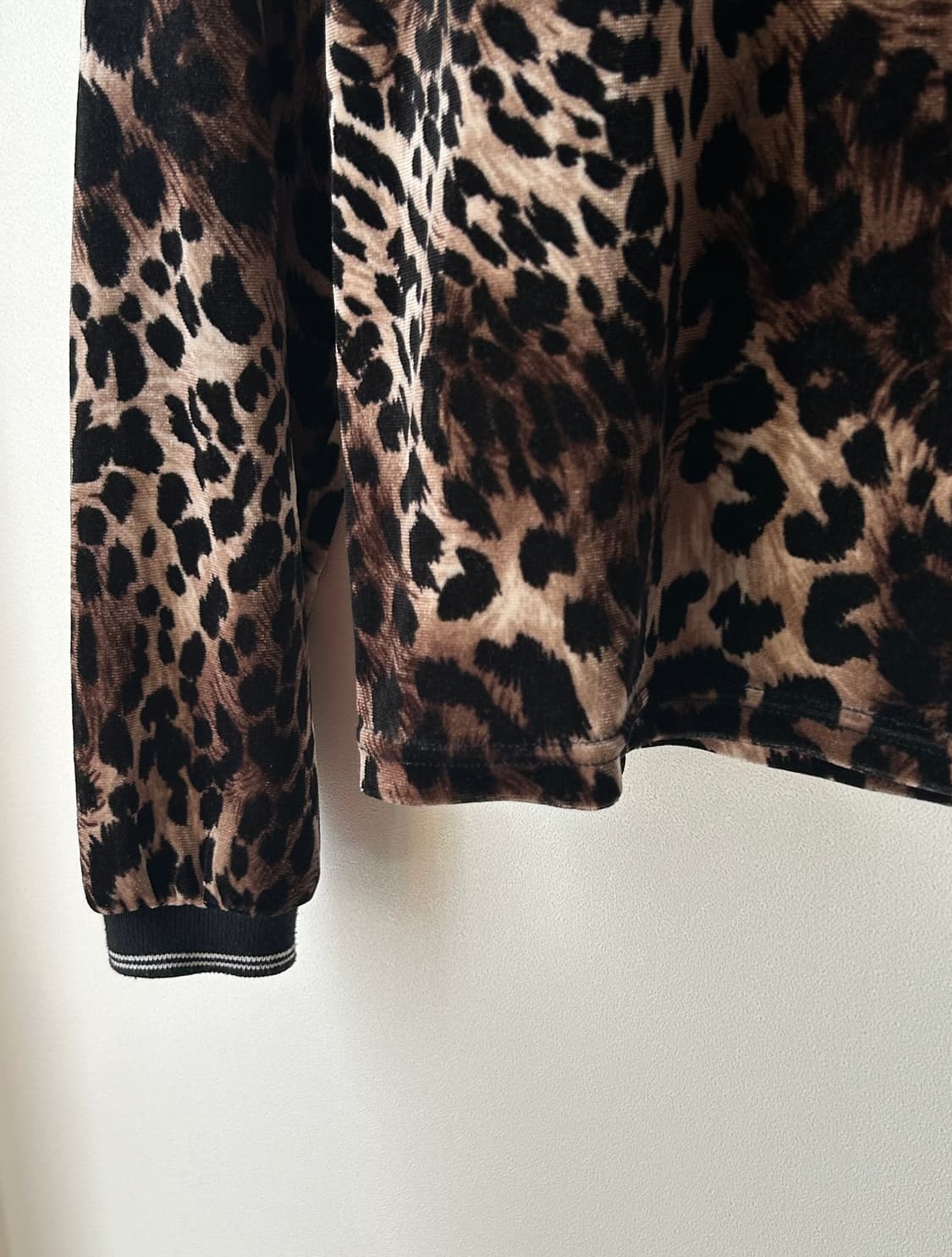 Unknown blue 언노운블루 레오파드 티 상품이미지3