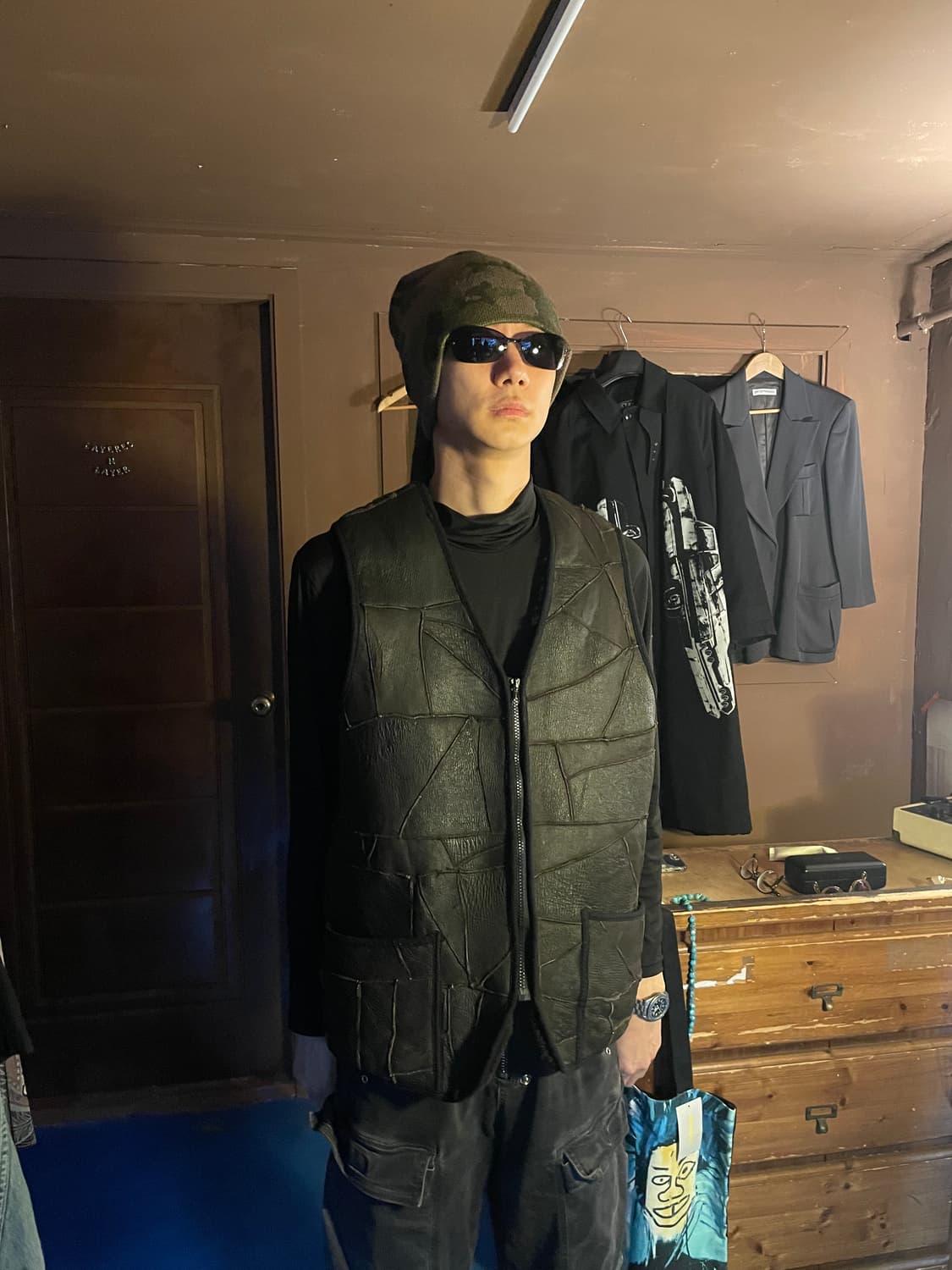 GRUNGE LEATHER FUR VEST 상품이미지1