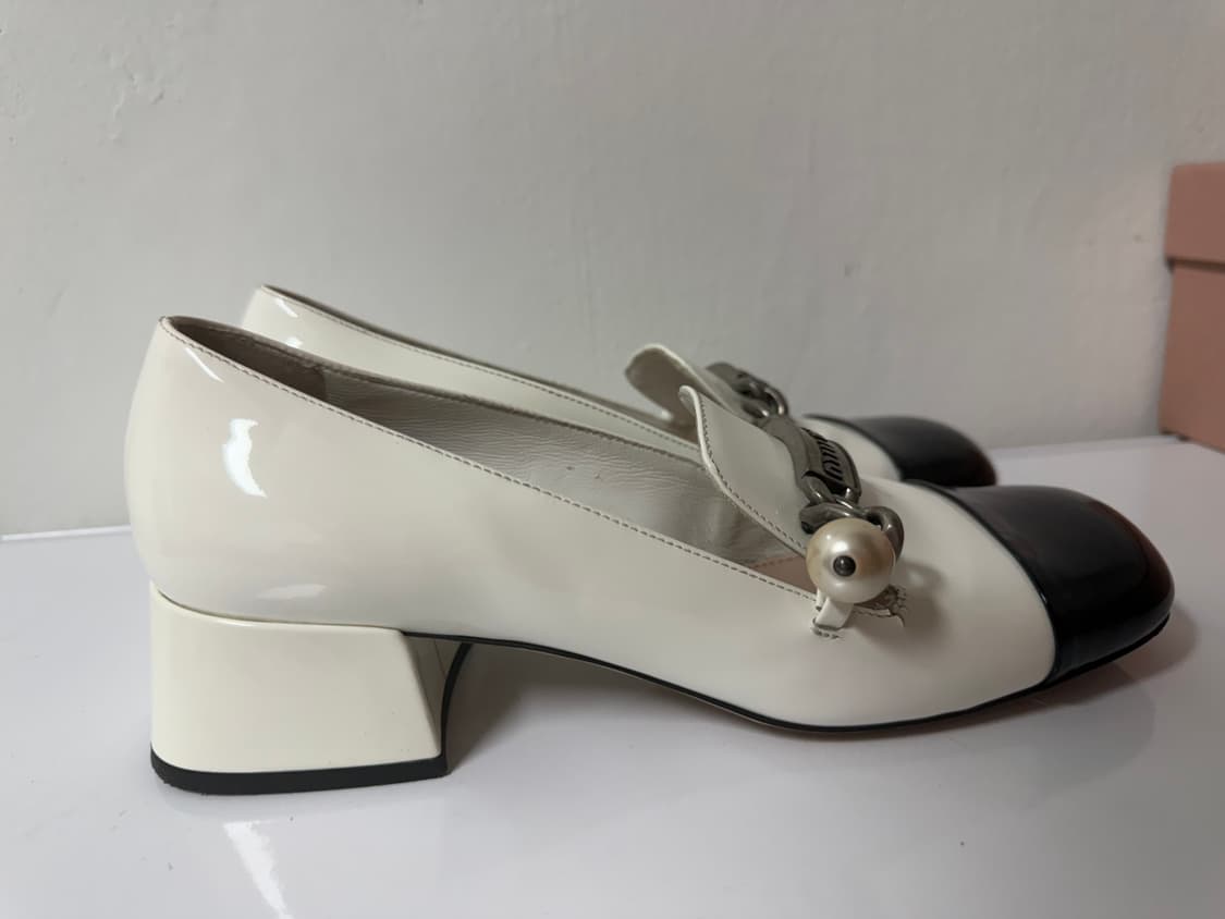 [정품] 미우미우 레더 로퍼 230 (36)  상품이미지4