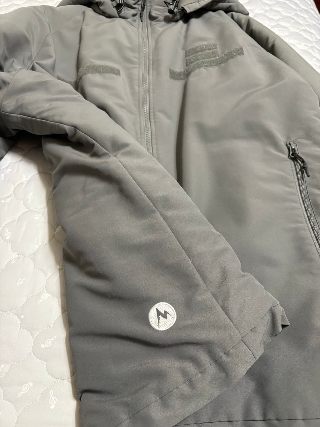 유니폼브릿지 프리마로프트 level7 패딩 L사이즈 판매 상품이미지2