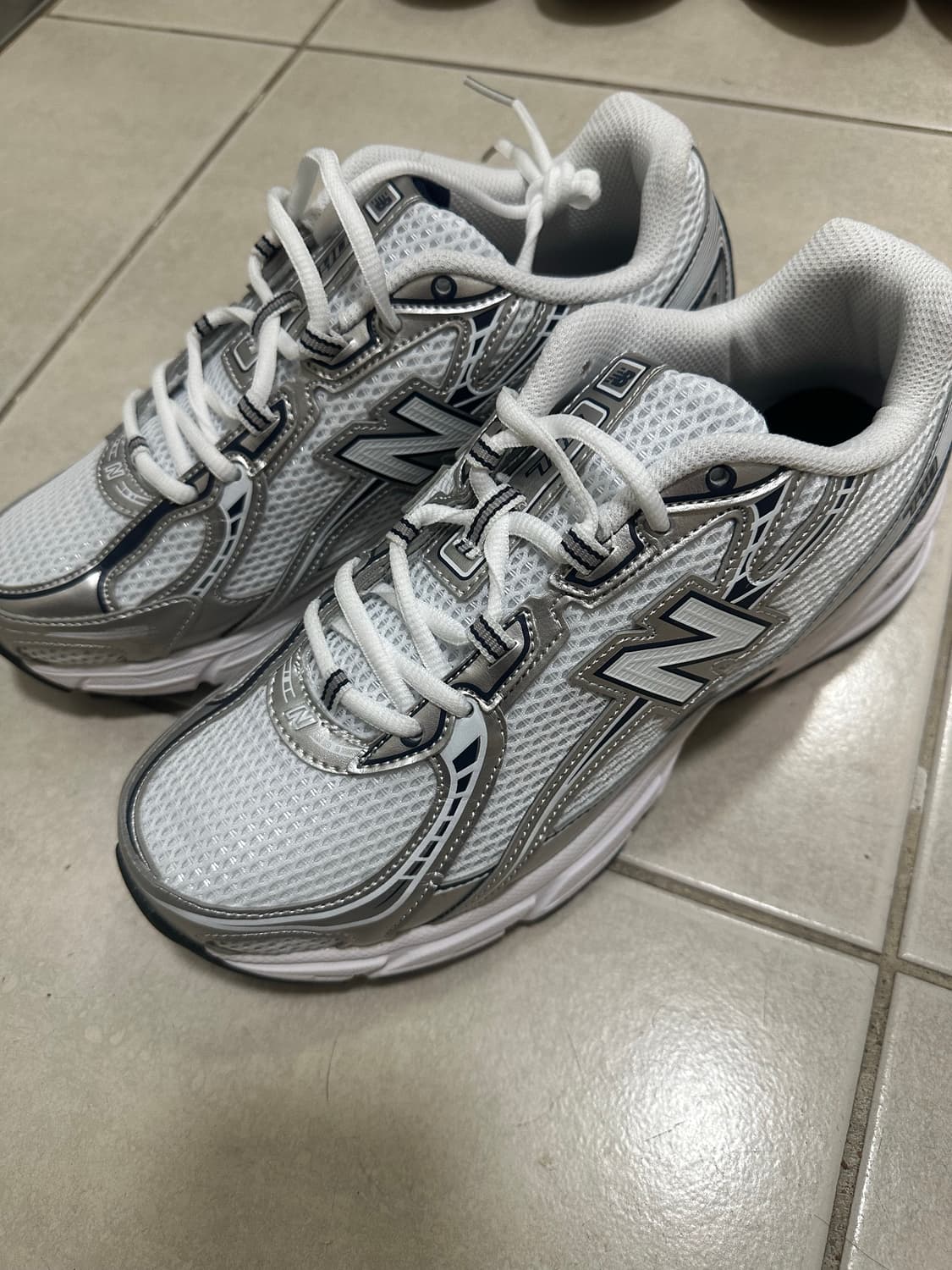 뉴발란스 740 상품이미지2