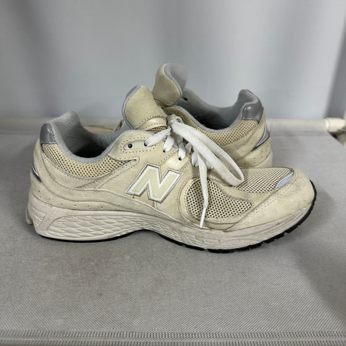 뉴발란스 2002RE 베이지 스니커즈 상품이미지3