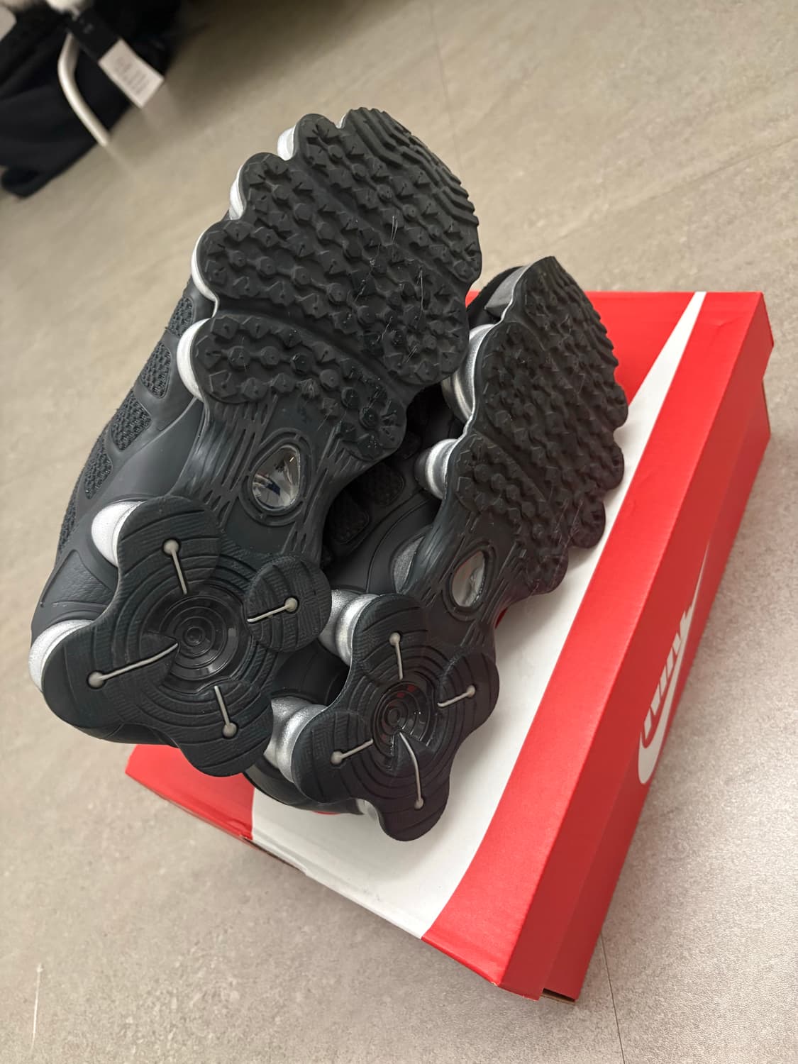 (W)나이키 샥스 TL - 오프 누아르:블랙:메탈릭 실버 (255) 상품이미지3