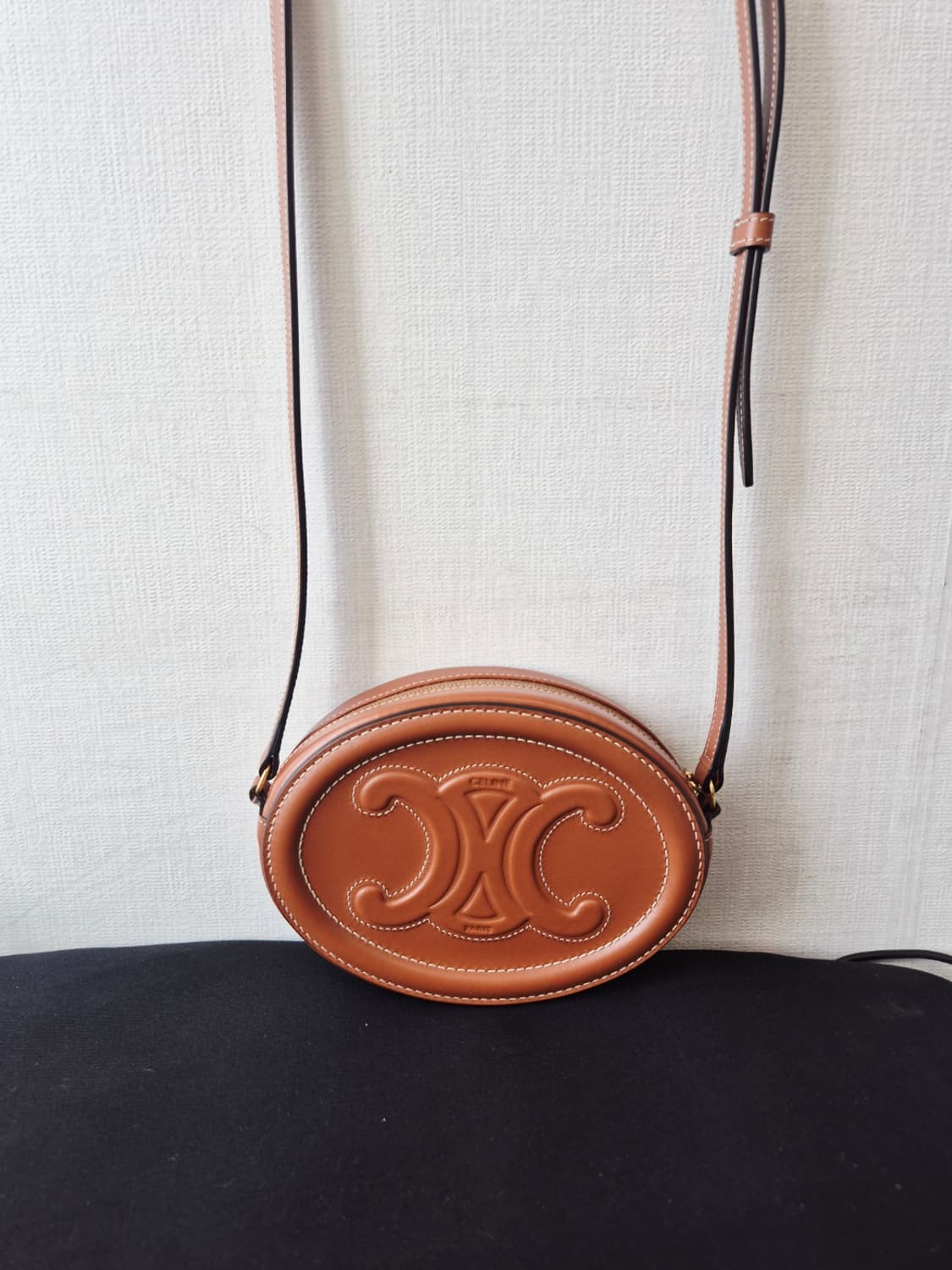 셀린느 트리오페 오벌펄스 크로스백 탄 상품이미지6