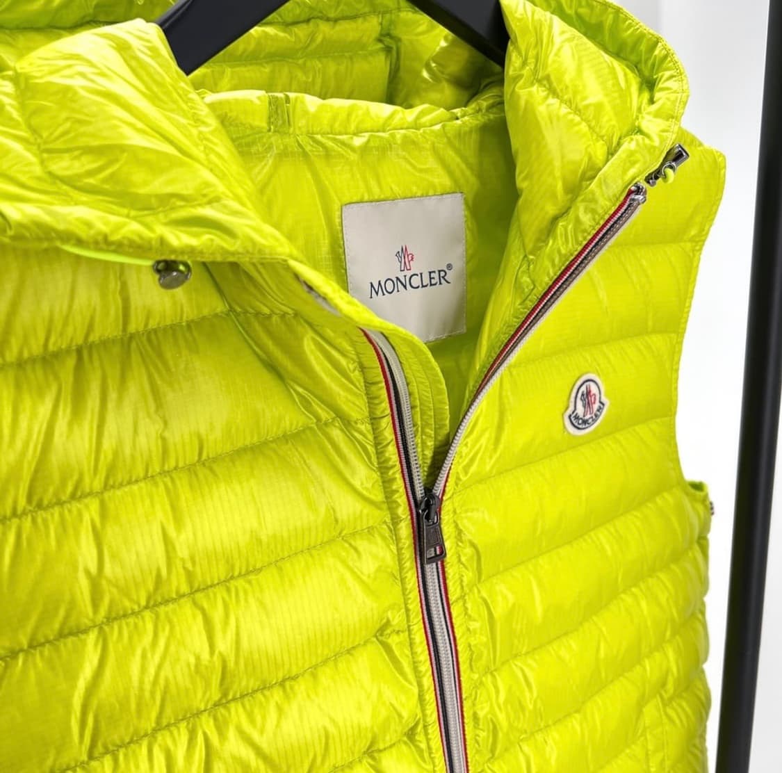 몽클레어 지앙 후드 다운 경량 베스트집업 ㅡ 105사이즈 상품이미지5