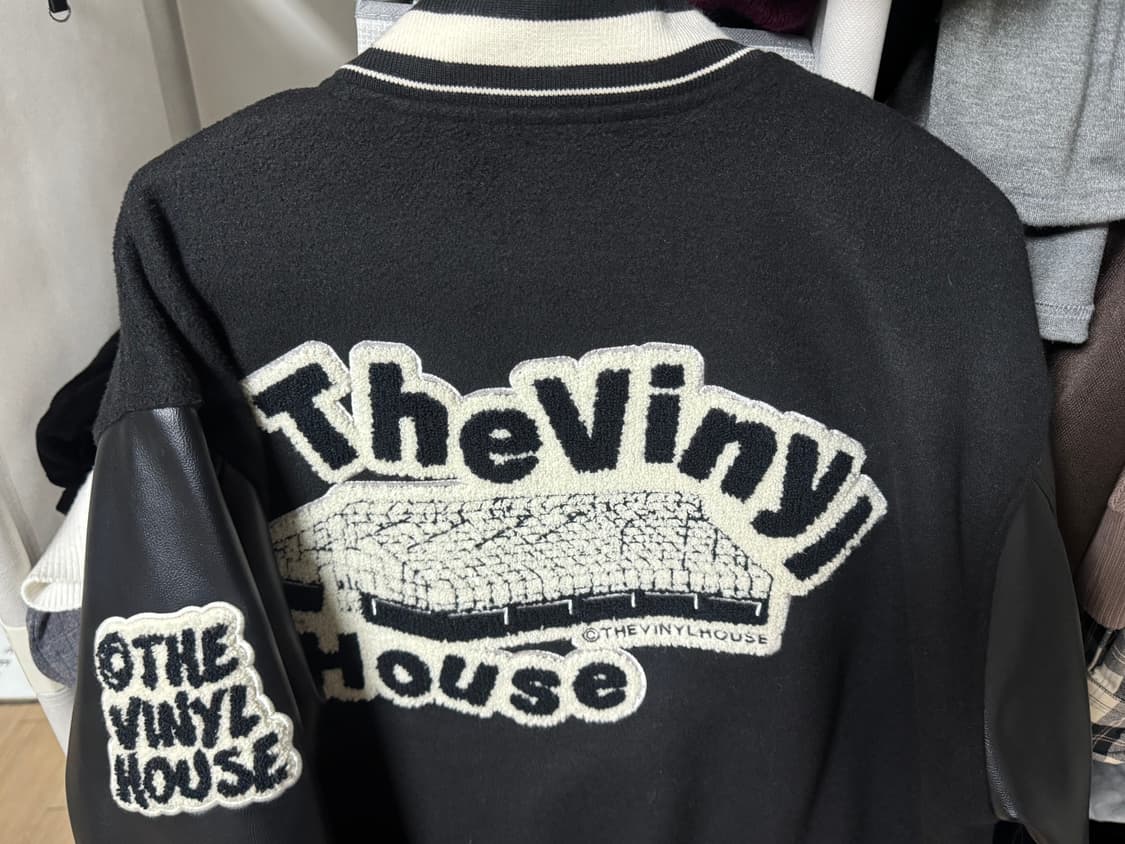 더바이닐하우스 바시티 자켓 블랙 M 상품이미지4