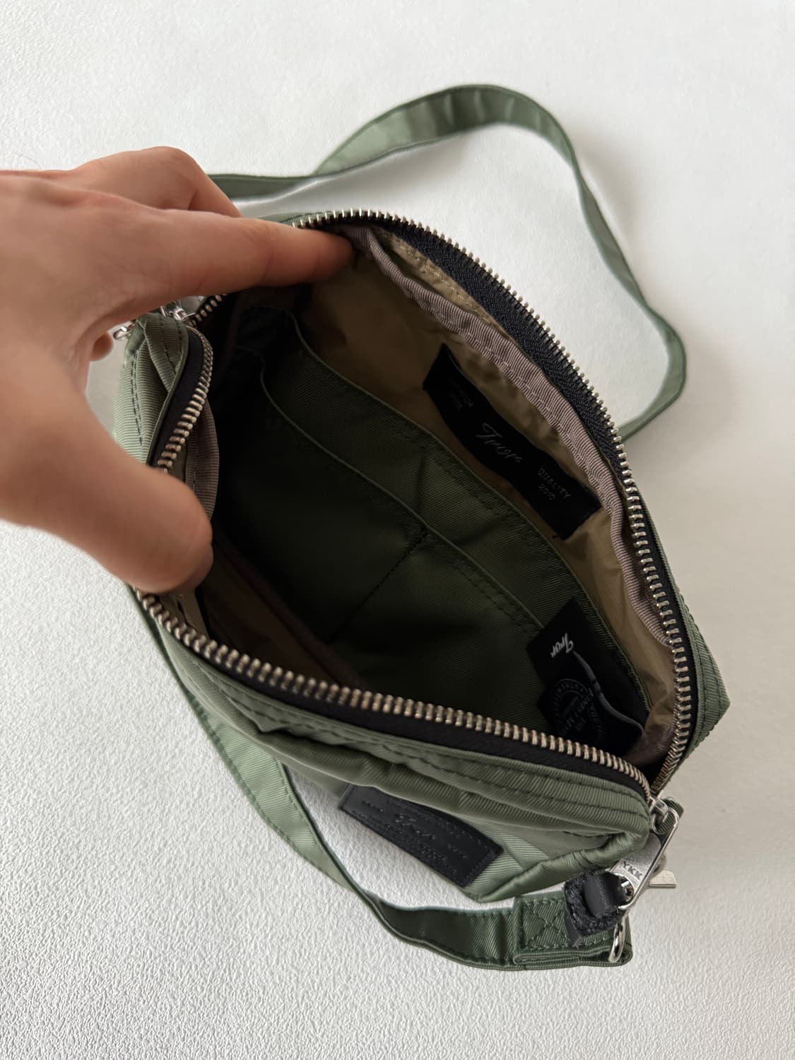 TRVR 미니 크로스백 상품이미지8