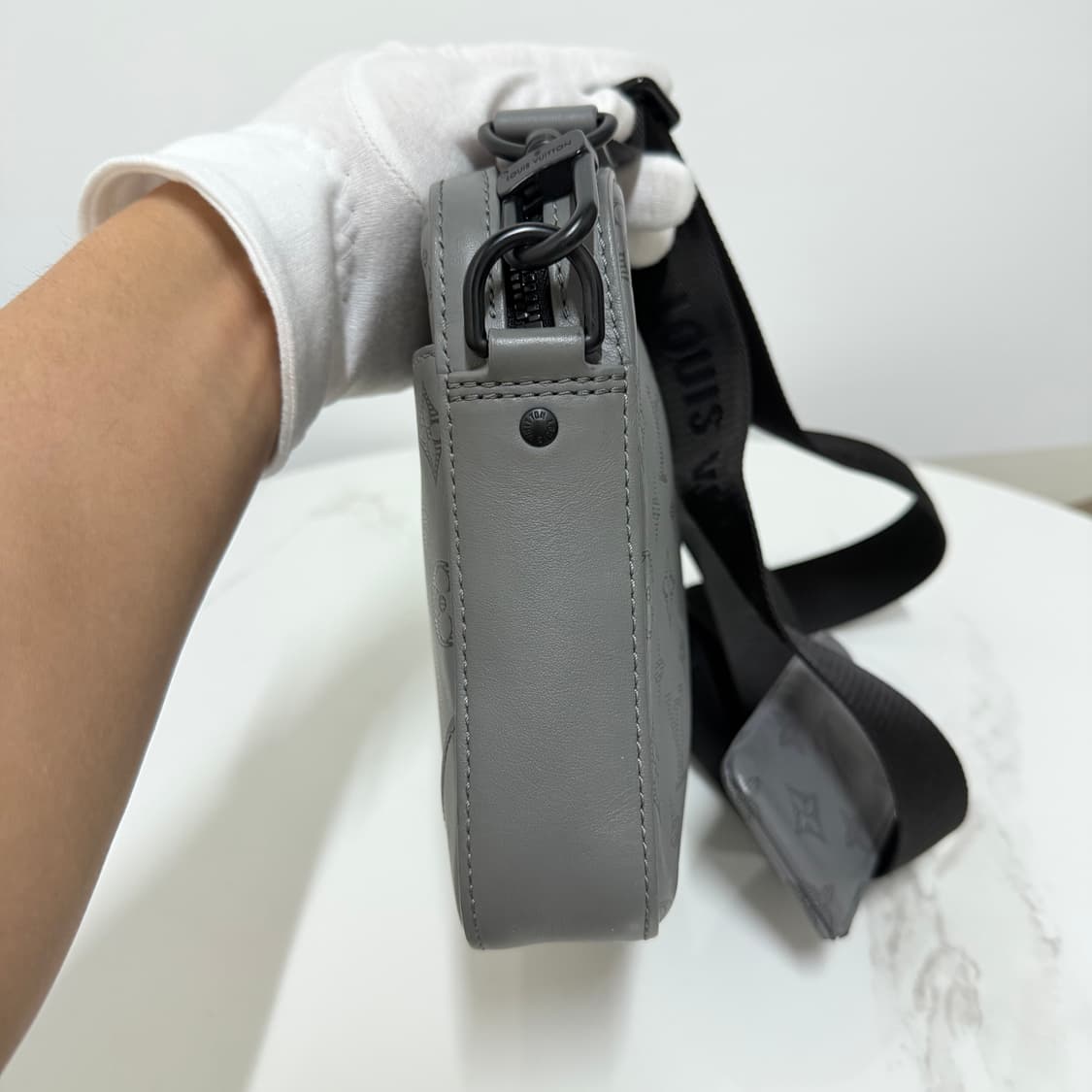 A / 루이비통 쉐도우 듀오 메신저백 그레이 상품이미지6