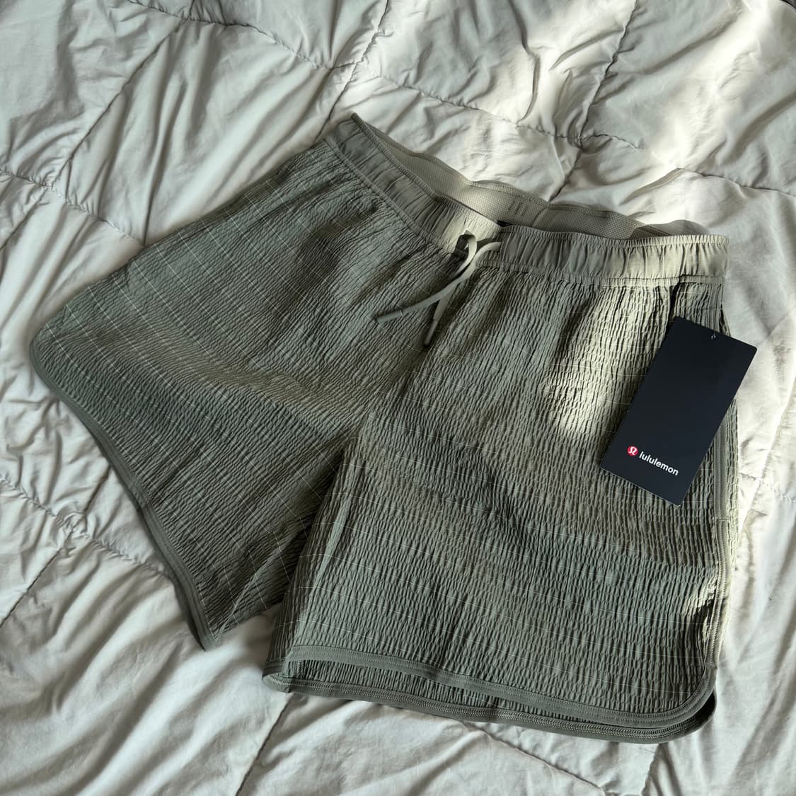 룰루레몬 마일 메이커 리플렉티브 쇼츠 라이너리스 m 새상품 판매합니다. 상품이미지1