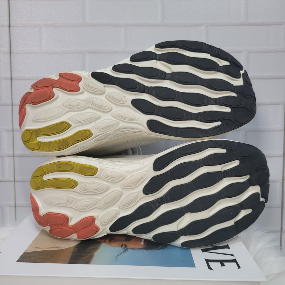 뉴발란스 프레쉬폼 X 1080 V13 스니커즈 운동화 신발 265사이즈 상품이미지8