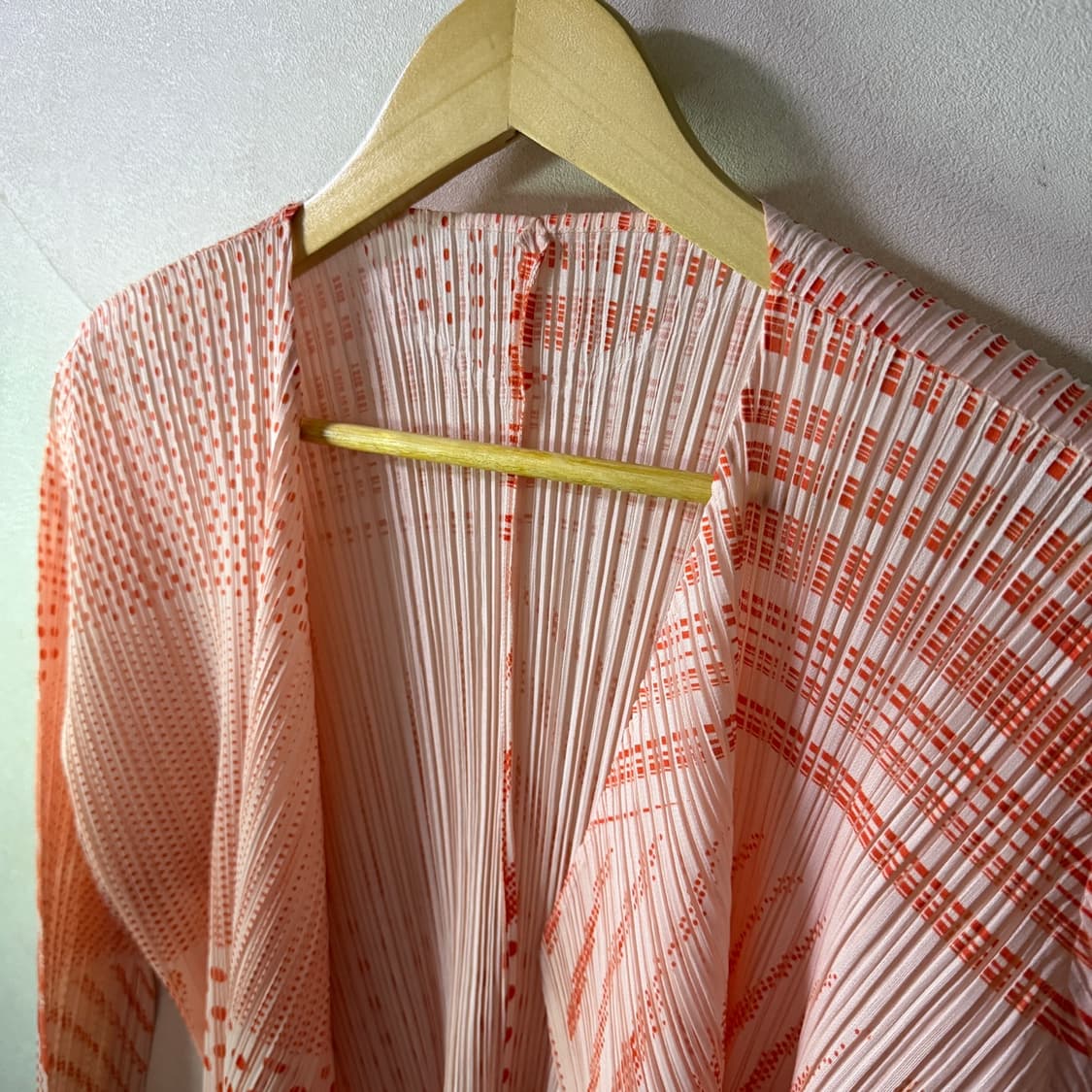 이세이미야케 플리츠플리즈 여성 도트 믹스 가디건 (프리) 상품이미지1