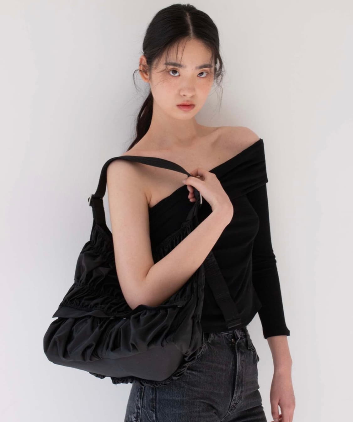 새상품) 얀시시 페어리 호보백 블랙 얀시시 가방 YAHNSISI 가방  상품이미지1