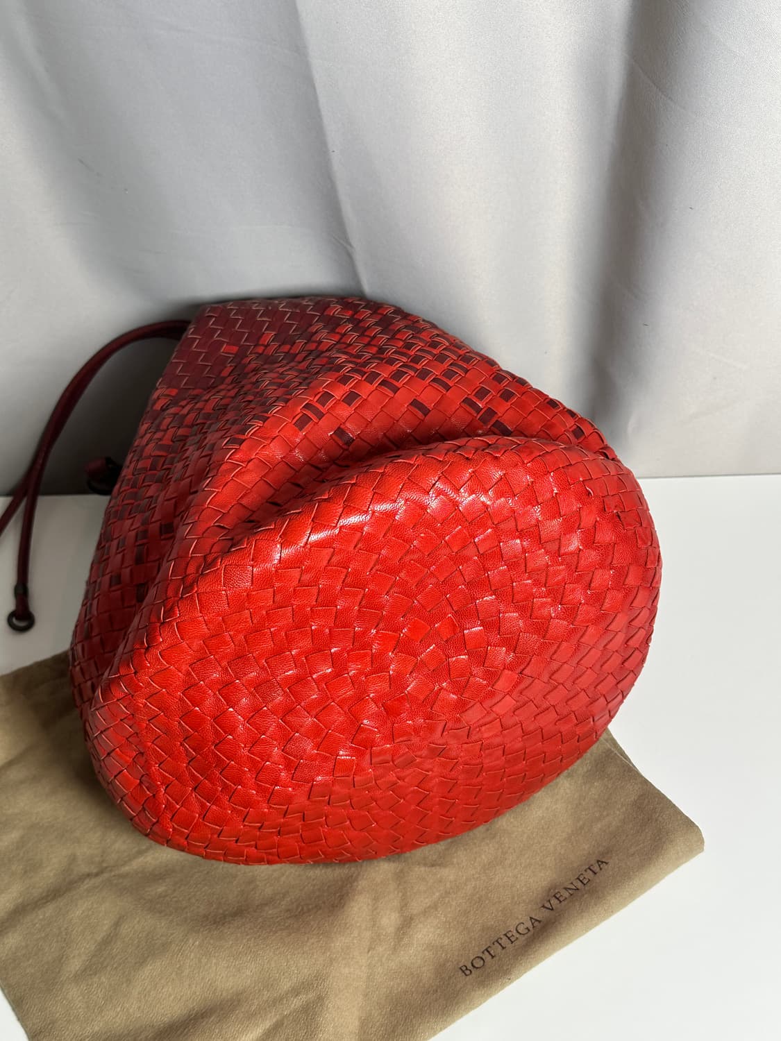 보테가 베네타 인트레치아토 버킷백  상품이미지6