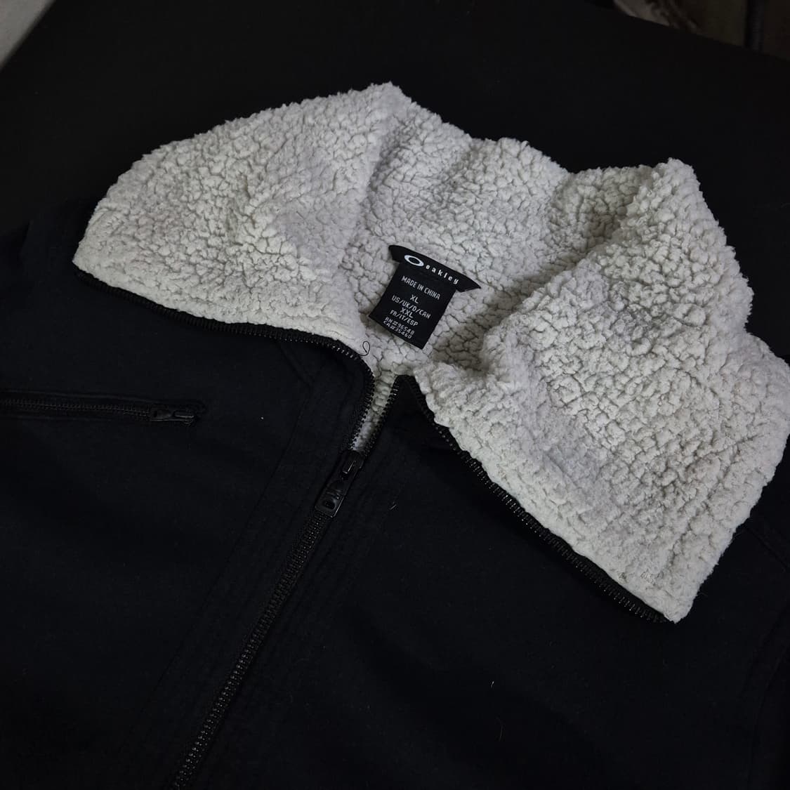 오클리 y2k스타일 퍼 집업 자켓 XL사이즈 상품이미지3