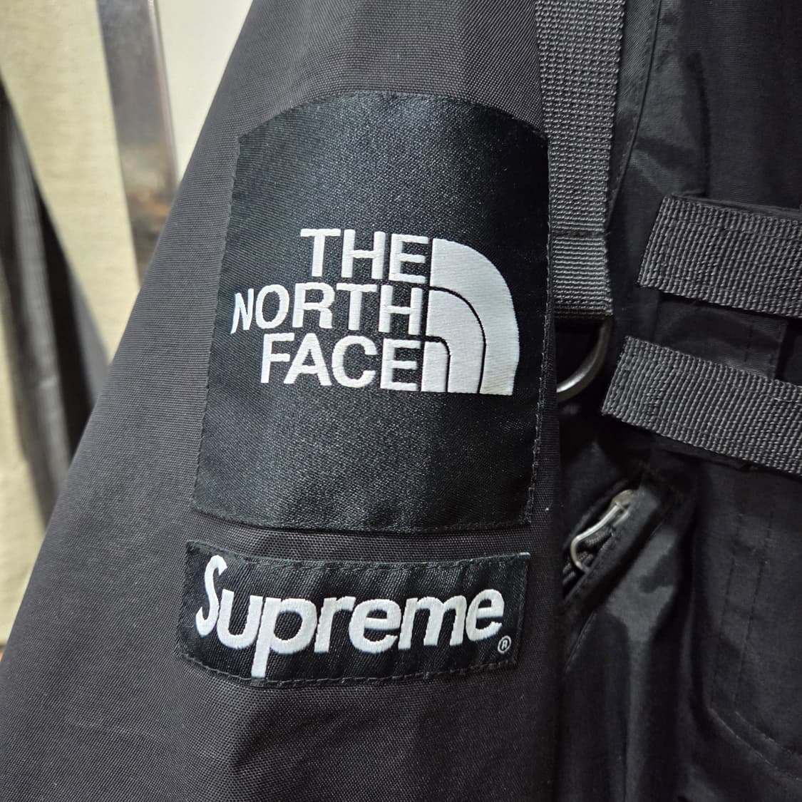 슈프림X노스페이스 RTG 고어택스 자켓 상품이미지4