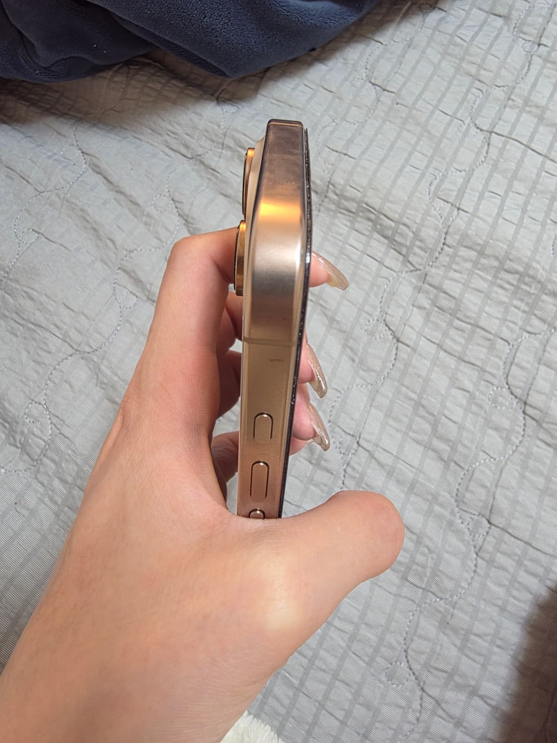 아이폰16프로 골드 상품이미지7