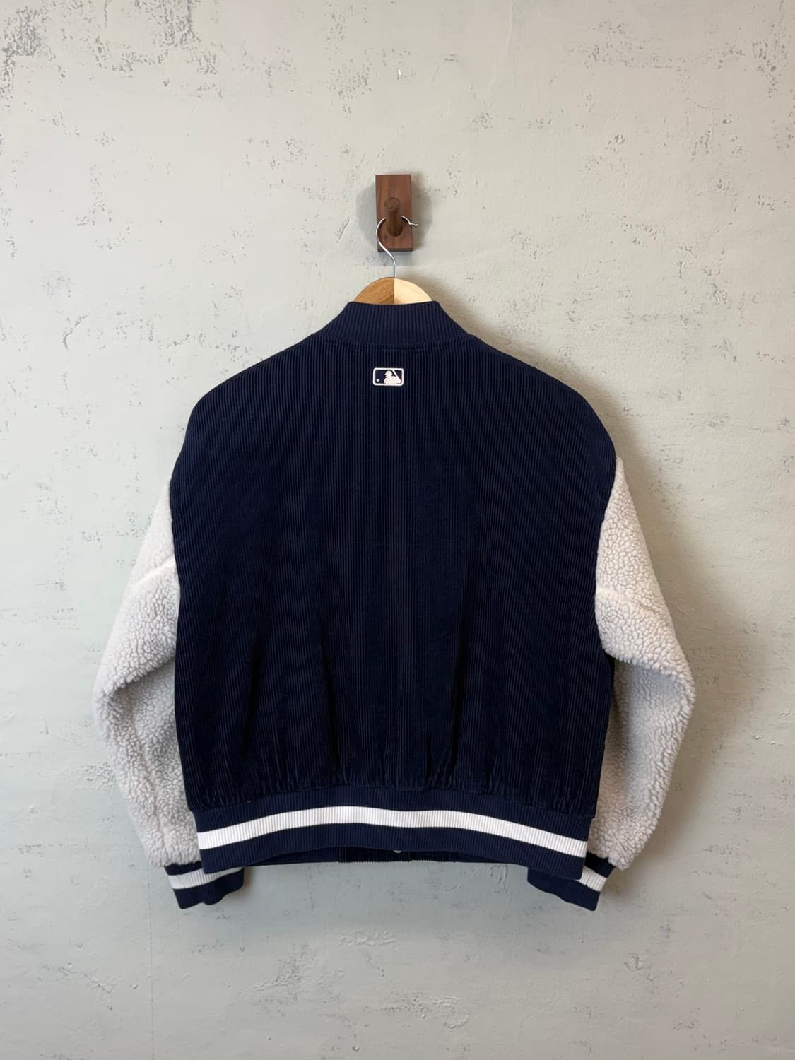 MLB 엠엘비 뉴욕양키즈 크롭 후리스 베이스볼 자켓 상품이미지2