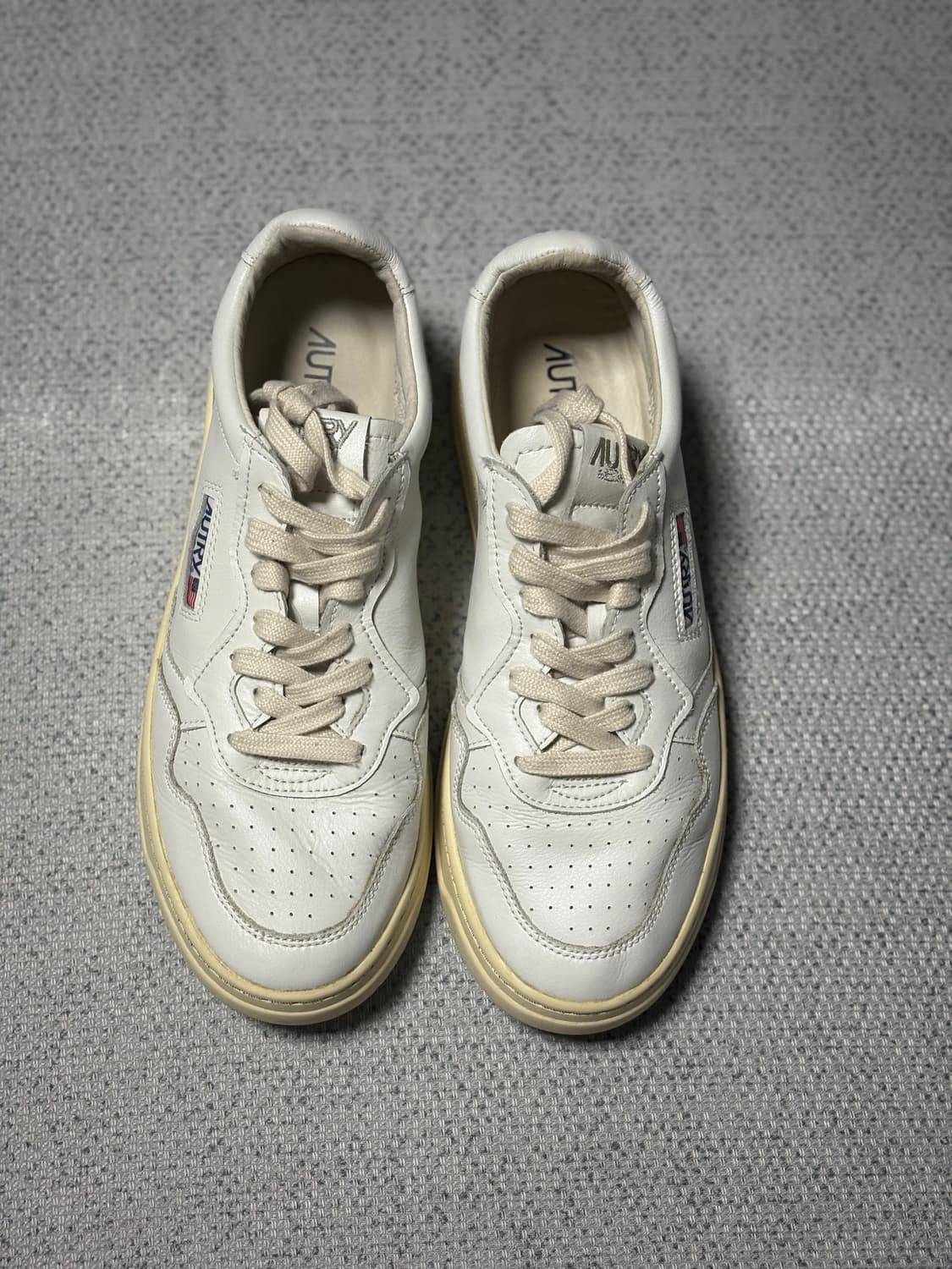 오트리 메달리스트 로우 레더 스니커즈 EU43 상품이미지1