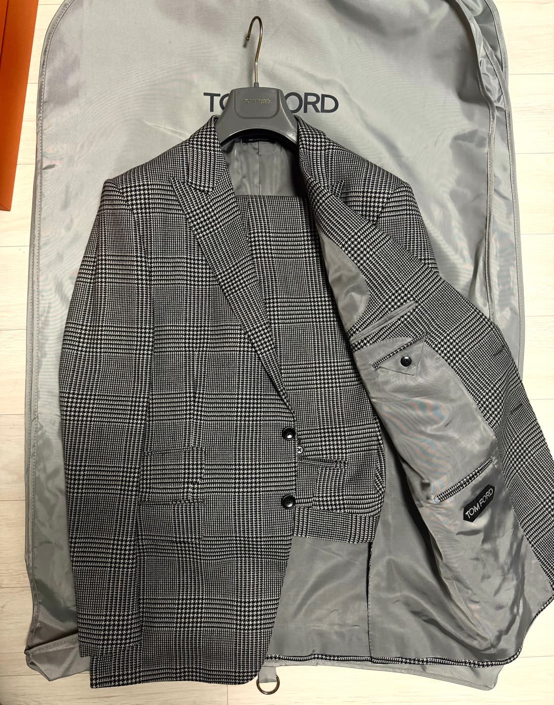 (새상품,강추👍)톰포드 프린스웨일 체크 수트 오코너 상품이미지5