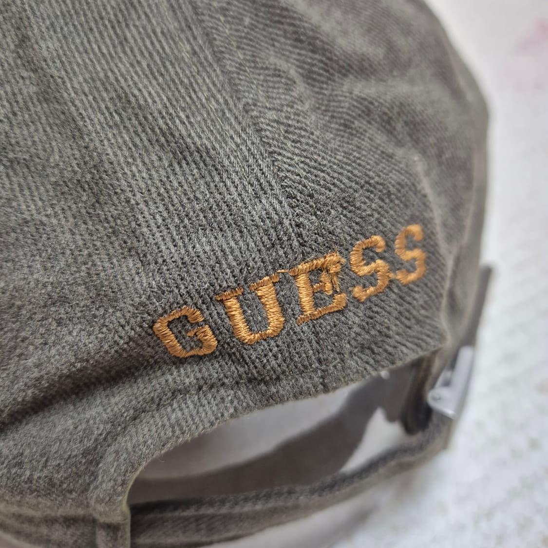 [색감깡패🔥] 게스 캘리포니아 자수 볼캡 상품이미지3