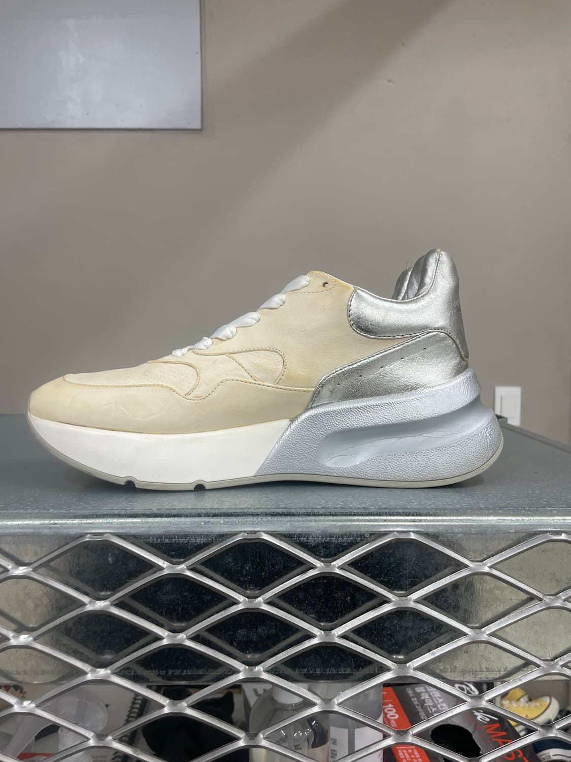 알렉산더맥퀸 오버솔 골드 42 상품이미지1