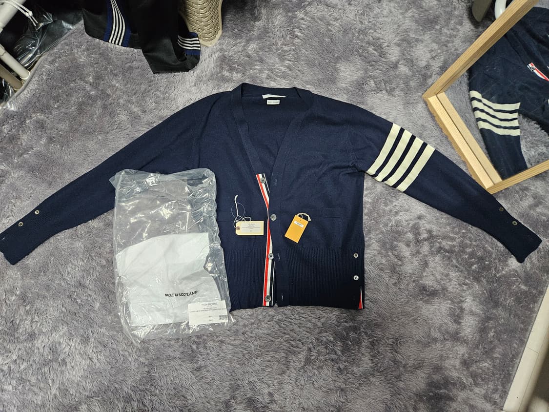 톰브라운 네이비 캐시미어 가디건 3 상품이미지1