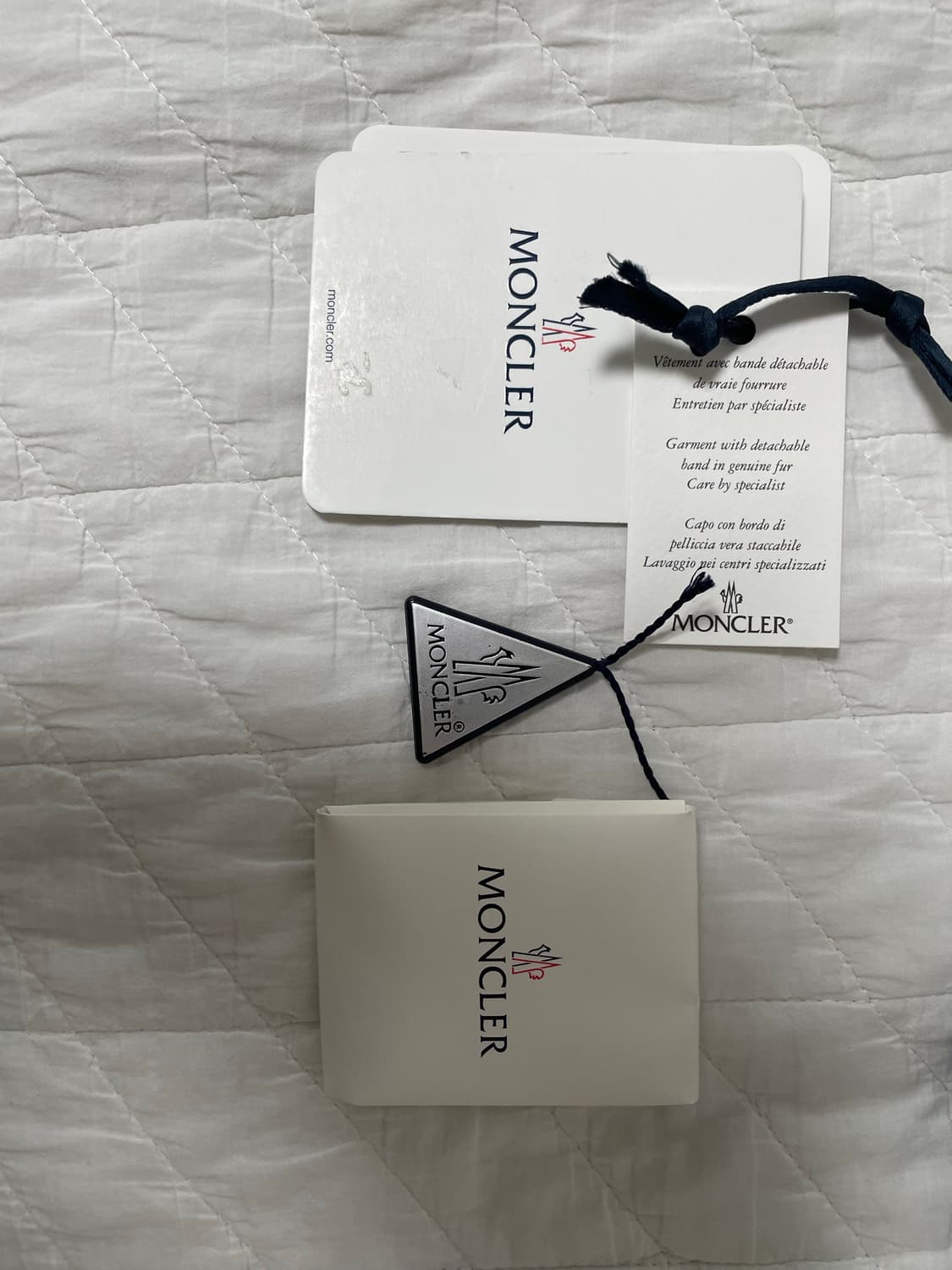 S급 몽클레어 클루니 22fw 2사이즈 블랙 상품이미지2