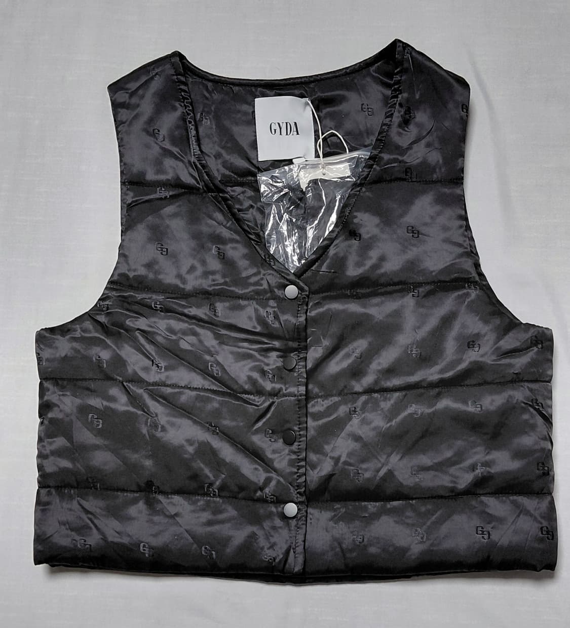 [새상품/무료배송] GYDA(제이다) GG 로고 패턴 경량 패딩 조끼 상품이미지1
