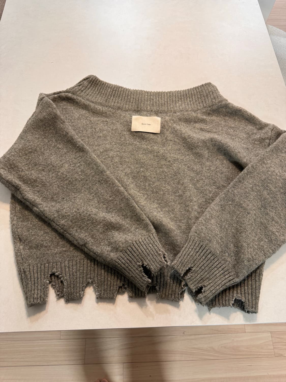 락케이크 오프숄더 니트 브라운 상품이미지3