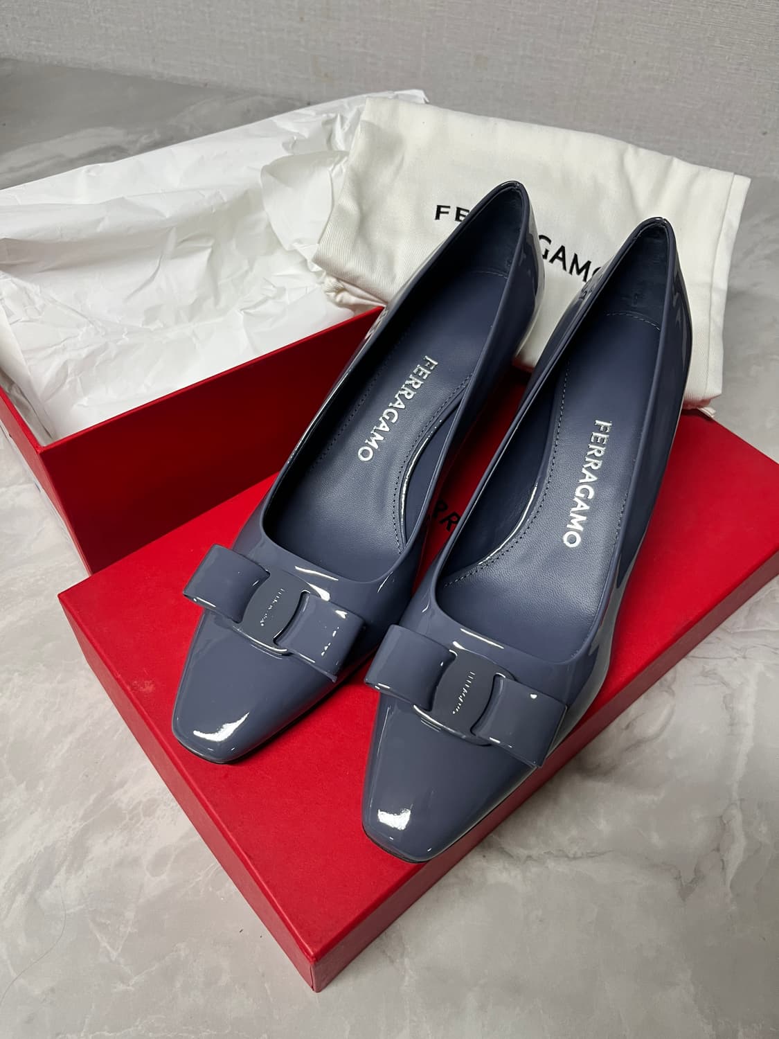 페라가모 펌프스 6 1/2 D볼 새상품 상품이미지1