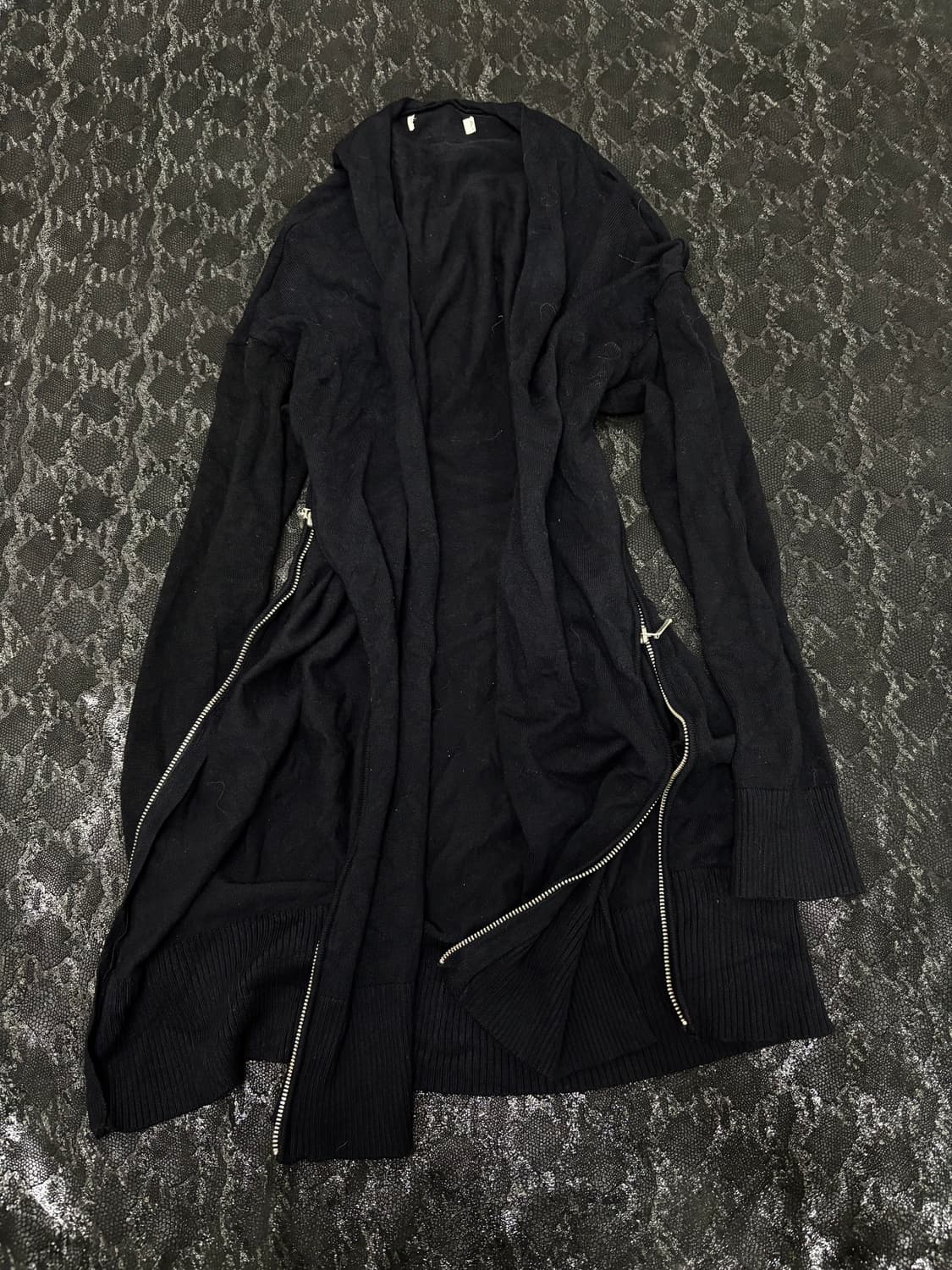 “Vintage” Zipper detail Black Cardigan 상품이미지1