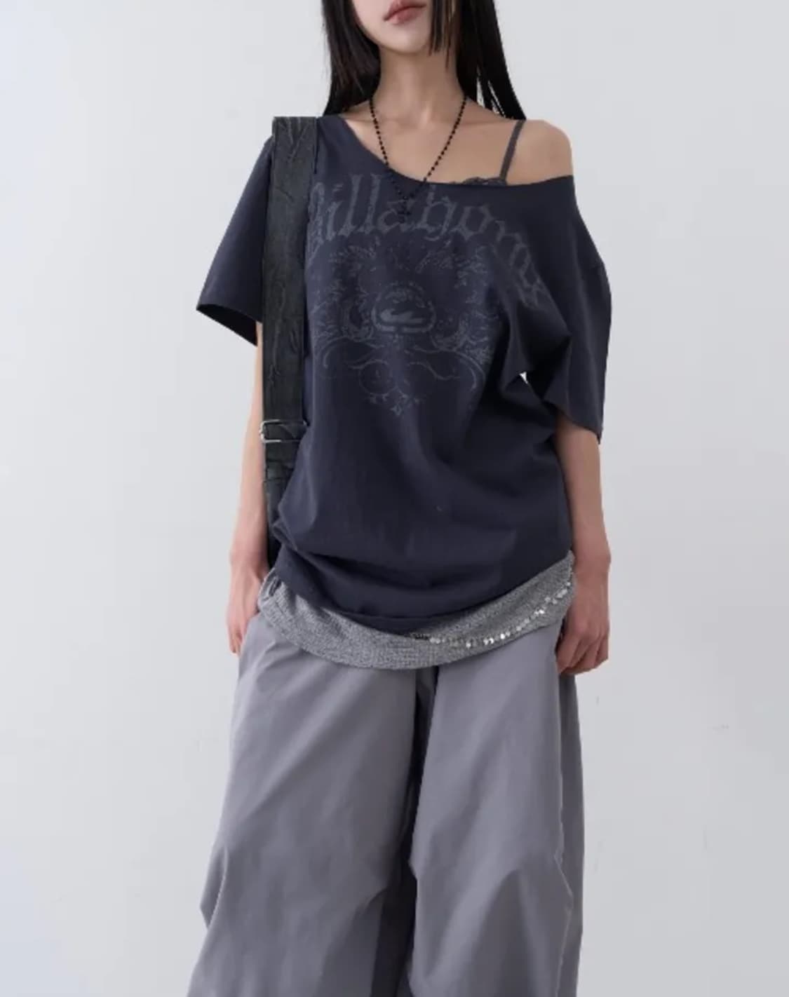 (새상품)로웨어 원숄더 crack off shoulder tee 오프숄더 상품이미지1