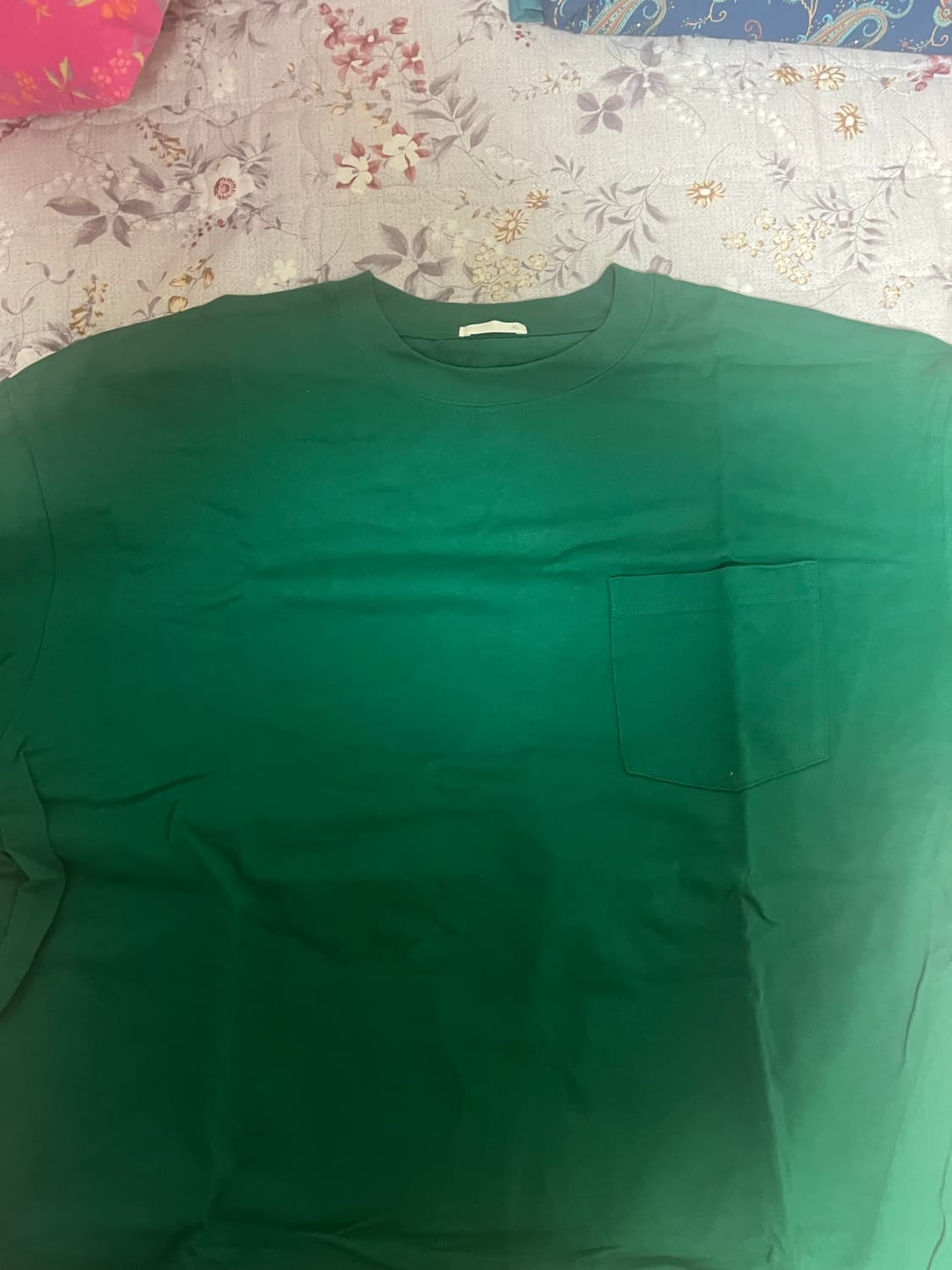 GU 그린 반팔 티셔츠 새제품(xl) 상품이미지2