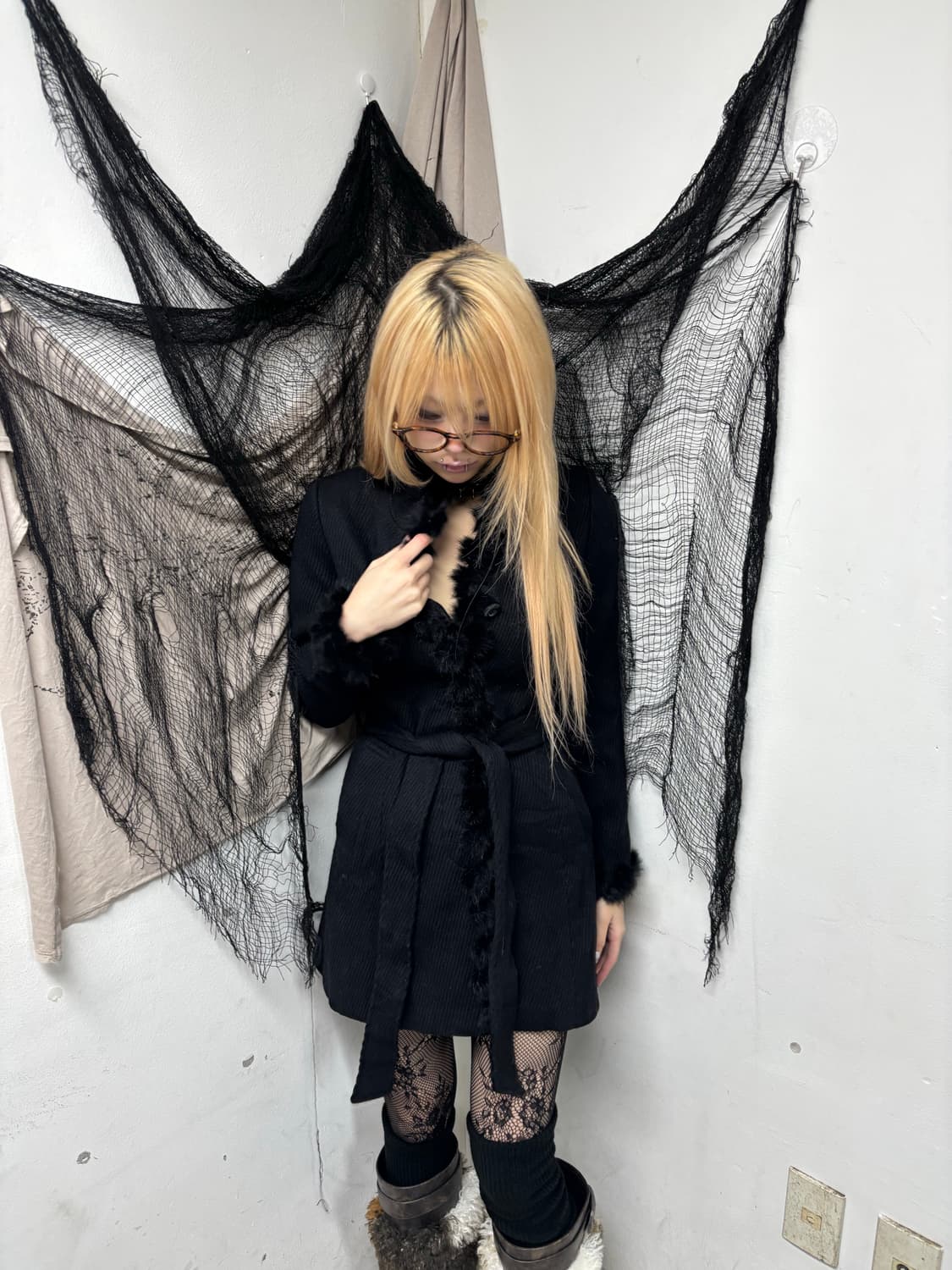 Minimal Design Fur&Button Detail Coat  상품이미지3