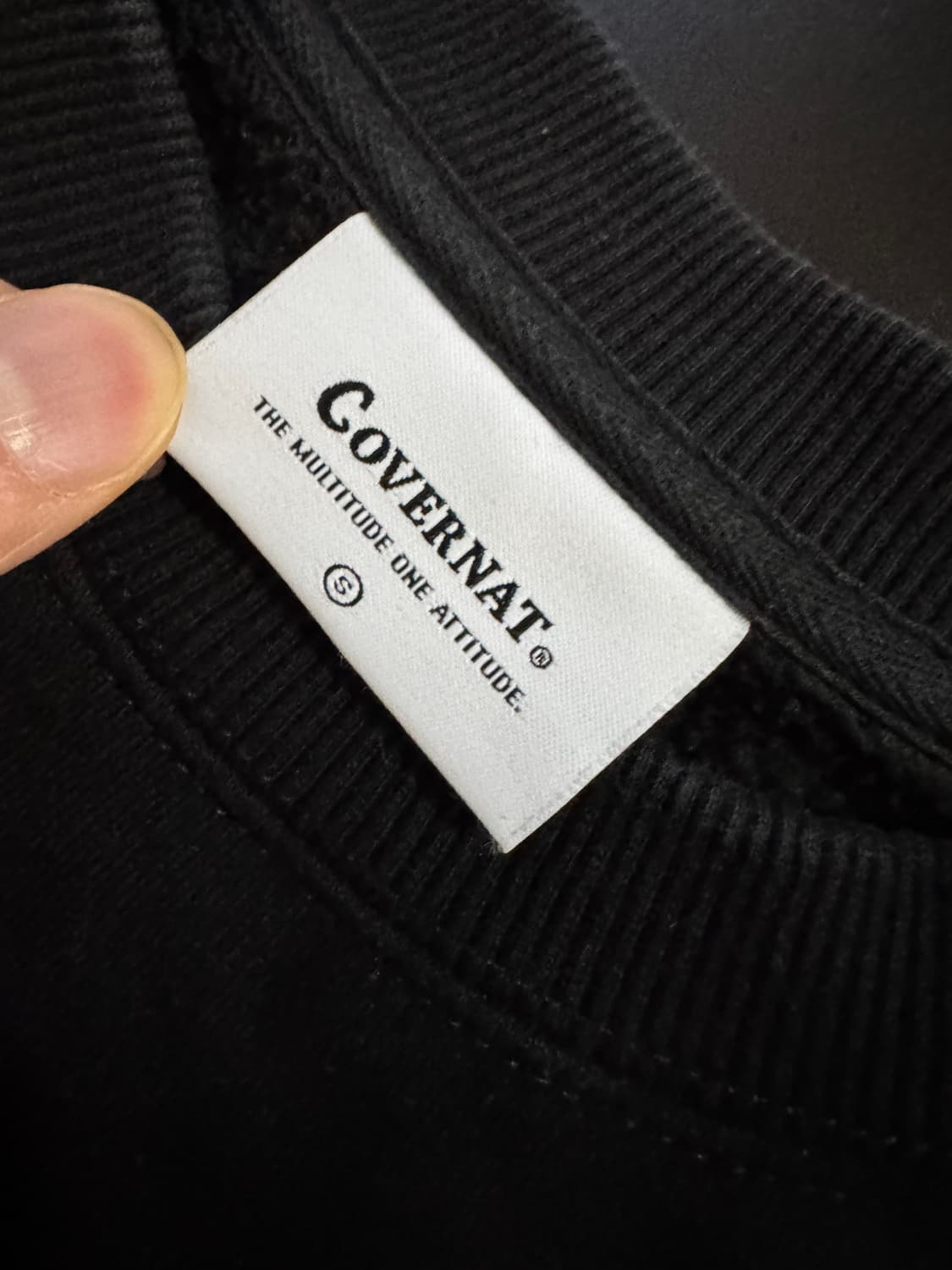 공용!! 커버낫 스펠아웃 기모 맨투맨 S 블랙 상품이미지3