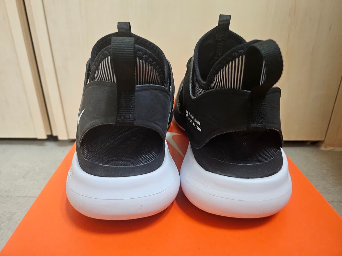 나이키 플렉스 컨택트 3 러닝화 280mm 상품이미지3