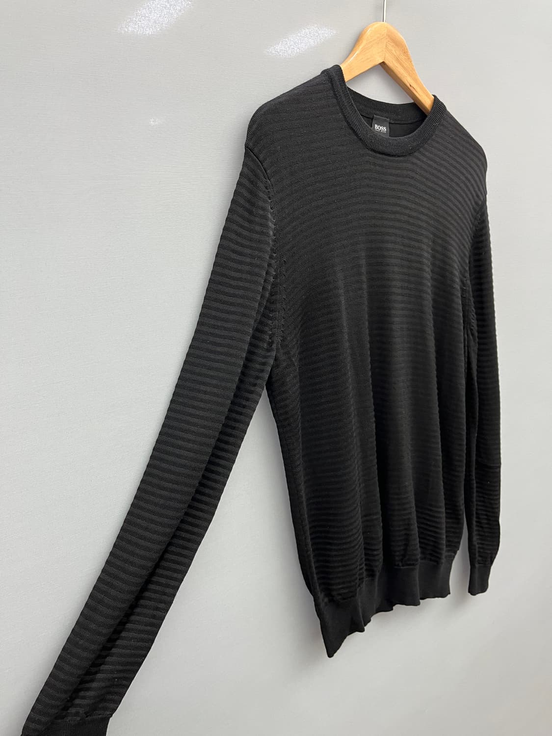 휴고보스 블랙 스트라이프 긴팔 니트 상품이미지3