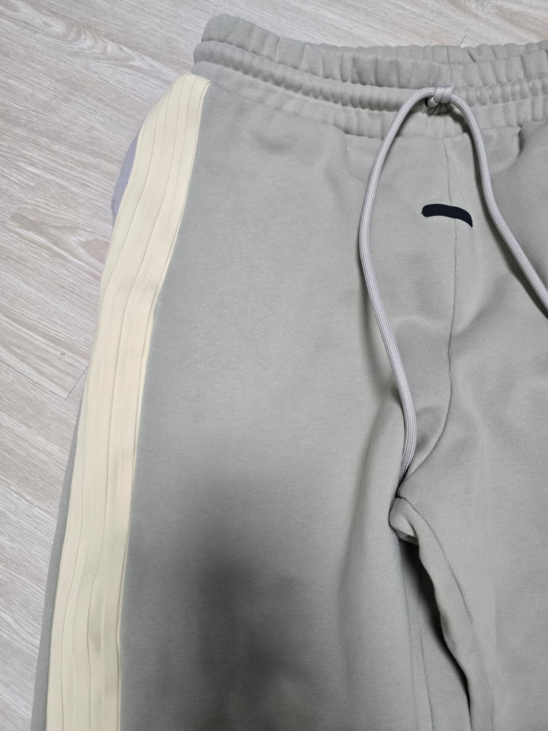 아디다스 x 피어 오브 갓 헤비 플리스 스웻 팬츠- XL 상품이미지2