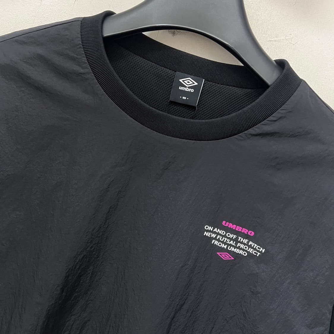 엄브로 OOP 바람막이 웜업 피스테 100 상품이미지3