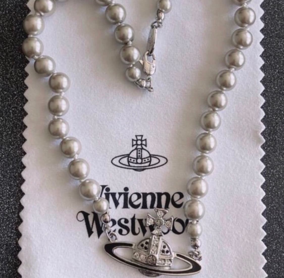 비비안웨스트우드 아카이브 블랙 orb  팬던트 그레이 펄 초커 목걸이 상품이미지1