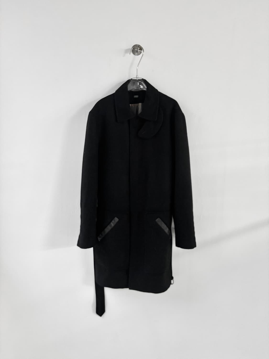 아르마니 익스체인지 하이넥 레더 카라 맥코트 상품이미지5