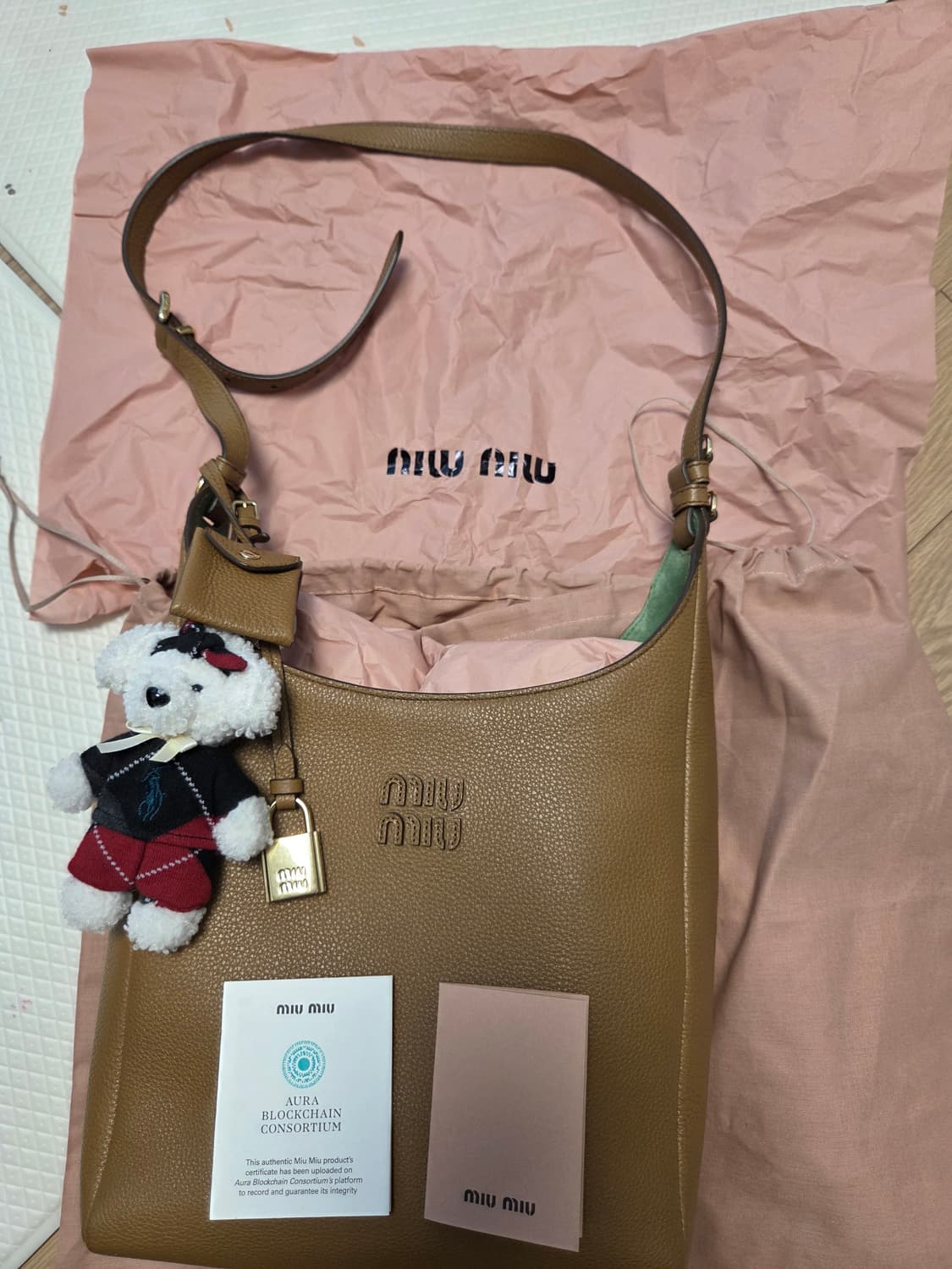 미우미우 가죽 버킷백 상품이미지2