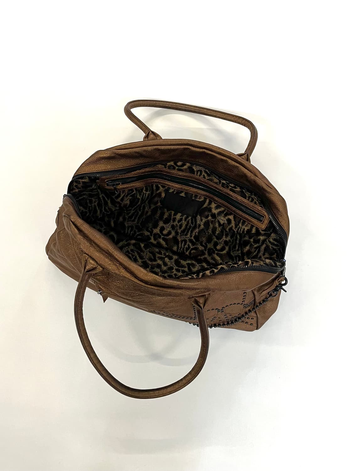 ROEN 히로무 타카하라 스컬 스터드 체인 레더백 상품이미지6