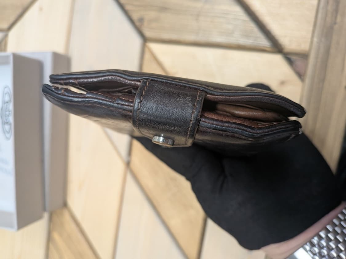 비비안 웨스트우드 망지안트 오브 오일레더 지갑 상품이미지2